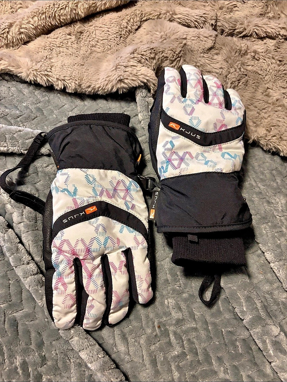 Quiksilver Snow Gloves in Black & White